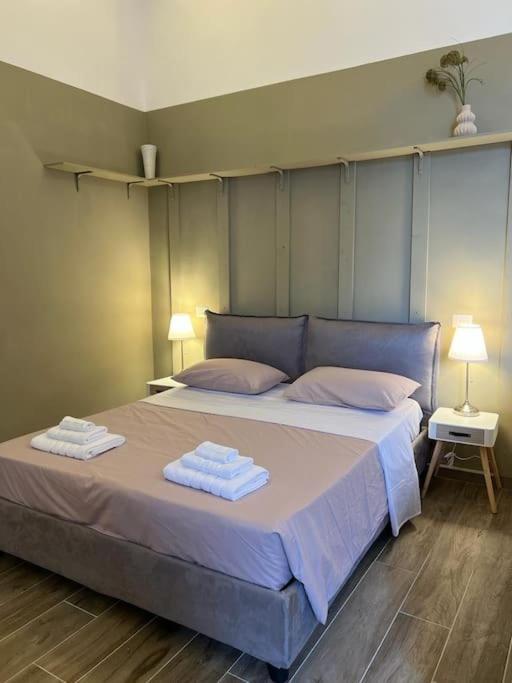 Centralissimo E Silenzioso Naples Luaran gambar