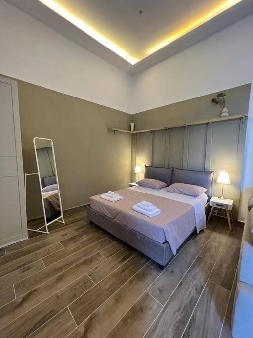 Centralissimo E Silenzioso Naples Luaran gambar